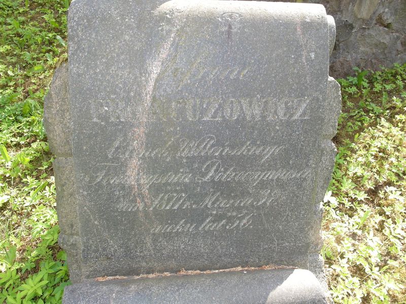 Inskrypcja na nagrobku Sofroniego Francuzowicza, cmentarz na Rossie w Wilnie, stan z 2015