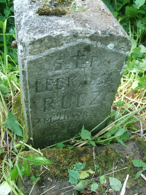 Fragment of Leokadia Rudz's gravestone from the Ross Cemetery in Vilnius, as of 2013.