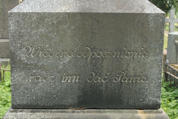 Inscription from the gravestone of Jan and Olimpia Hryncewicz, Ross cemetery in Vilnius, as of 2013.