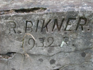 Nagrobek Jerzego Bobkiewicza, Aleksandra Krila i Kazimierza Szatnera, cmentarz na Rossie w Wilnie, stan na 2013 r.