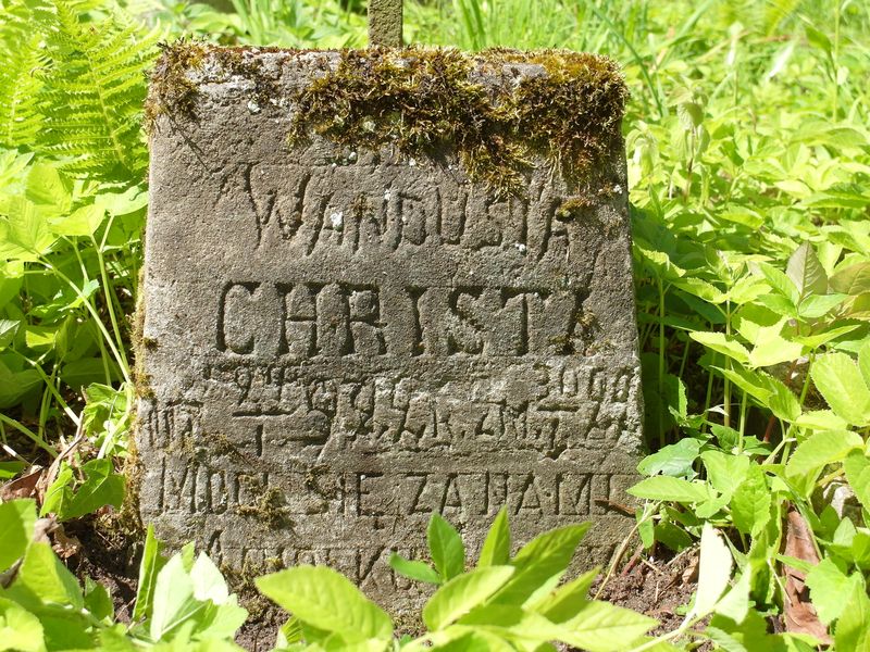 Fragment nagrobka Wandy Christe z cmentarza na Rossie w Wilnie, stan z 2015 r.