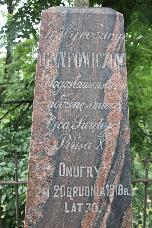 Inscription, tomb of the Ignatowicz family, Ross cemetery in Vilnius, as of 2013.