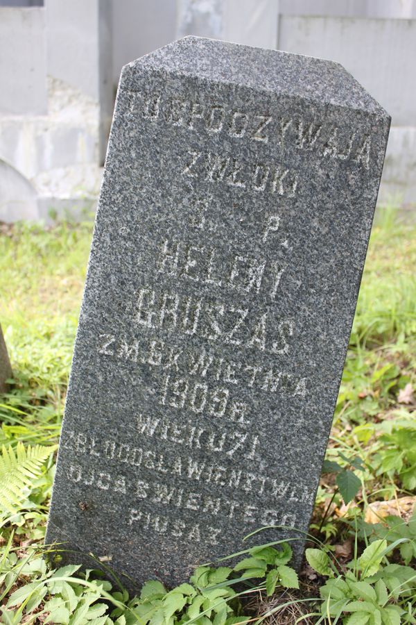 Inscription from the gravestone of Helena Gruszas and Tomasz Machniewicz, Ross cemetery in Vilnius, as of 2013.