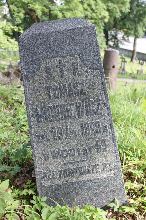 Inskrypcja z nagrobka Heleny Gruszas i Tomasza Machniewicza, cmentarz na Rossie w Wilnie, stan z 2013 r.