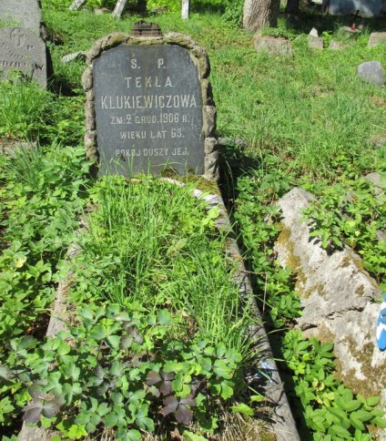 Nagrobek Tekli Klukiewicz z cmentarza na Rossie w Wilnie, stan z 2014 r.