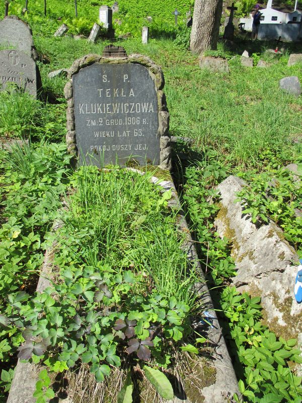 Nagrobek Tekli Klukiewicz z cmentarza na Rossie w Wilnie, stan z 2014 r.