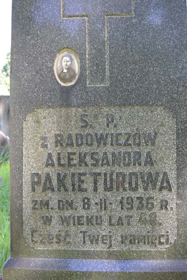 Fragment of Alexandra Pakietur's tombstone, Ross cemetery, as of 2013