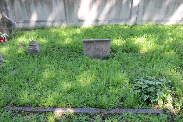 Nagrobek Antoniny i Michała Hruzdy, cmentarz na Rossie, stan z 2013 roku