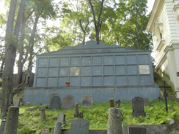 Grobowiec sióstr Wizytek, cmentarz na Rossie w Wilnie, stan z 2013