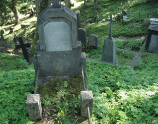 Nagrobek Ignacego Połońskiego z cmentarza na Rossie w Wilnie, stan z 2013 roku