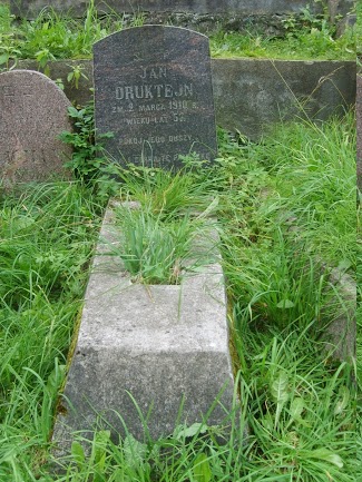 Tombstone of Jan Druktejn, Ross cemetery in Vilnius, as of 2013.