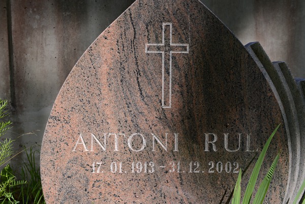 Fragment of Antoni Rul's tombstone, Ross cemetery, as of 2013