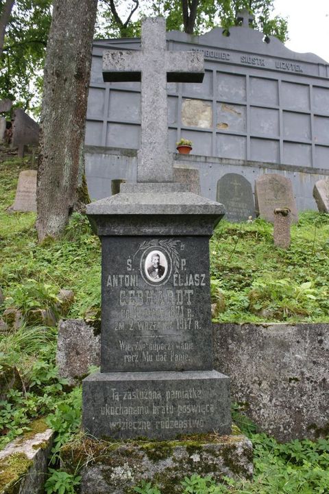 Tombstone of Antoni Eljasz Gebhardt, Ross cemetery in Vilnius, as of 2013.