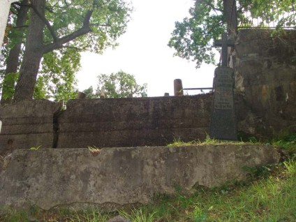 Nagrobek Józefa Karpowicza z cmentarza na Rossie w Wilnie, stan z 2013 roku