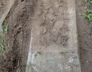 Nagrobek K.D. z cmentarza na Rossie w Wilnie, stan z 2013 roku