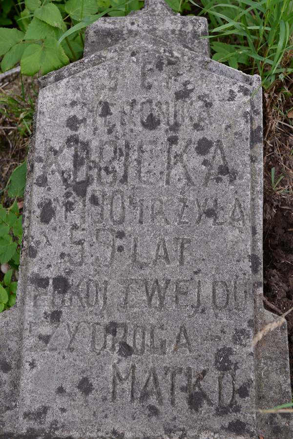 Fragment nagrobka Weroniki Kubickiej, cmentarz na Rossie, stan z 2013 roku