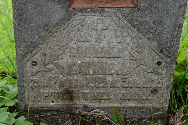 Fragment of Romuald Karniej's tombstone, Ross cemetery, as of 2013