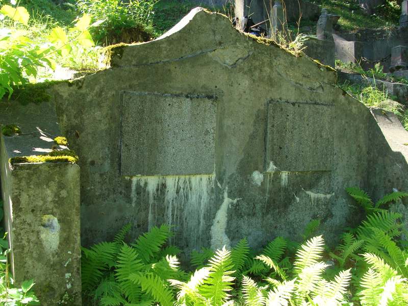 The tomb of Wincenta Anuszkowska at Rossa in Vilnius, as of 2013.