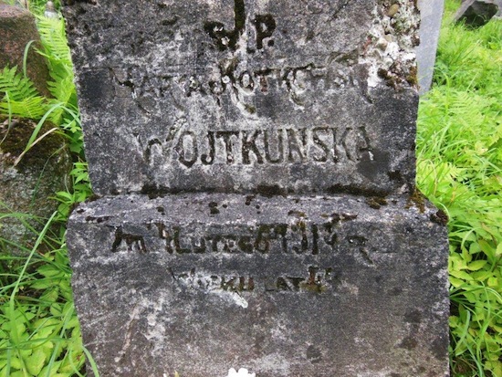 Inskrypcja nagrobka Marii Wojtkuńskiej, cmentarz Na Rossie w Wilnie, stan z 2013