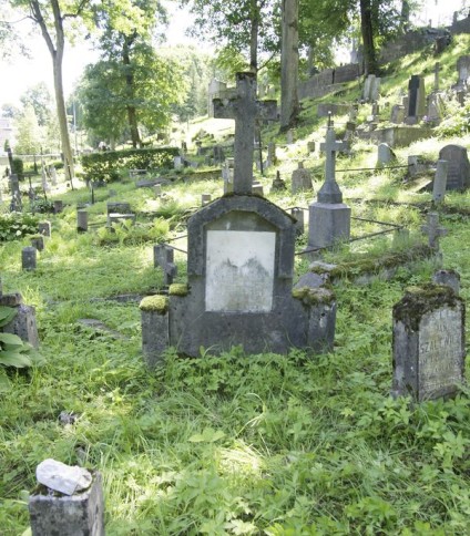 Nagrobek Julii Wasilewskiej, cmentarz na Rossie w Wilnie, stan z 2013