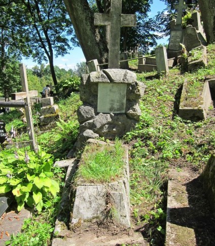 Nagrobek Władysławy Oświęcimskiej, cmentarz na Rossie w Wilnie, stan z 2013 r.