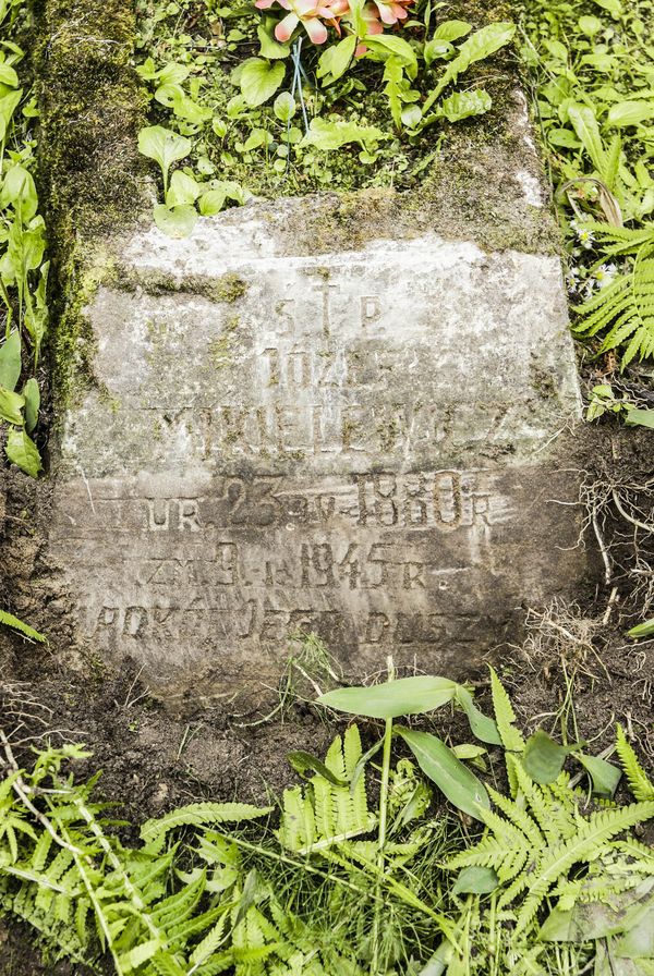 Inscription on the gravestone of Jozef Mikelevich, Ross Cemetery in Vilnius, as of 2013