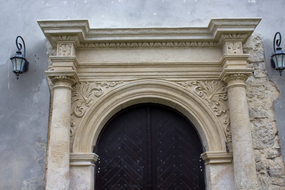 Portal of the parish church of the Assumption of the Blessed Virgin Mary in Būšėnai