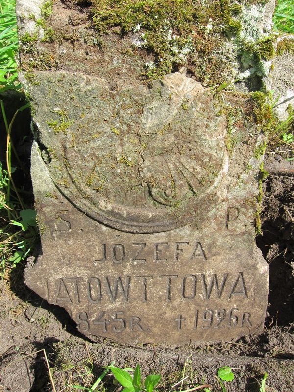 Fragment nagrobka Józefy Jatowttowej, cmentarz na Rossie w Wilnie, stan z 2013 r.