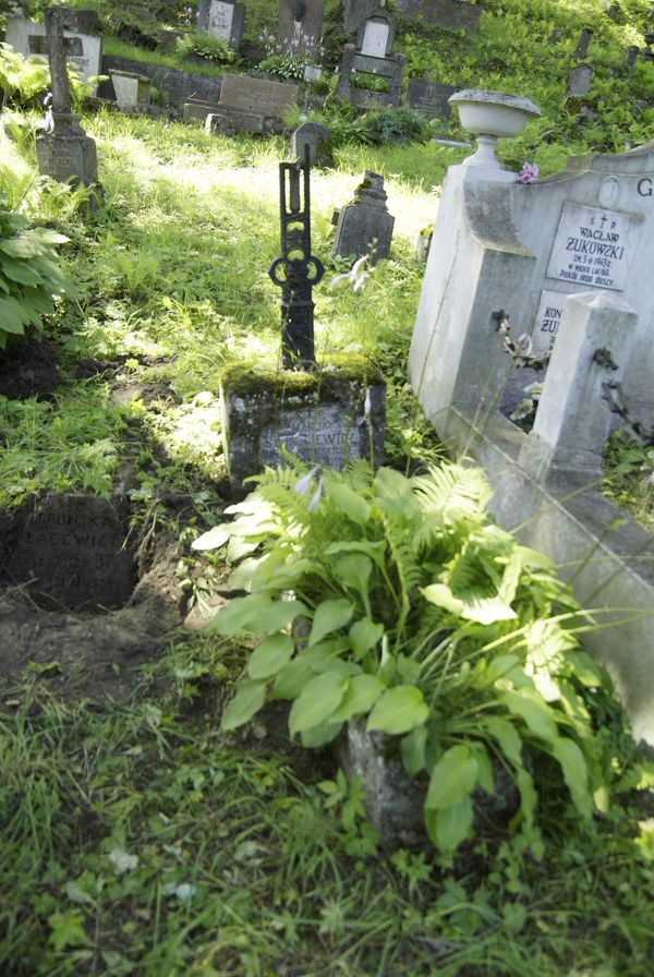 Tombstone of Maria Szuszkiewicz, Rossa cemetery in Vilnius, as of 2013