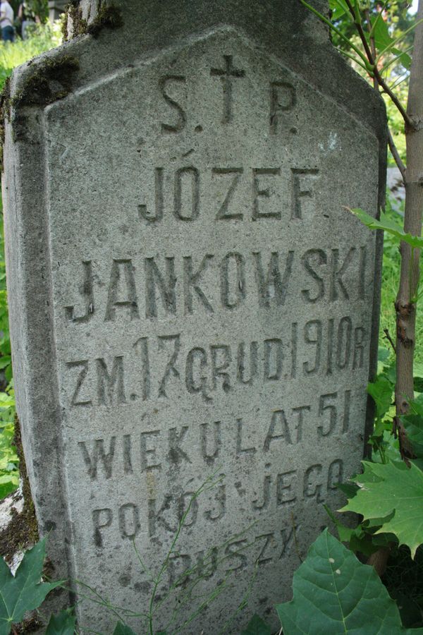 Fragment nagrobka Józefa Jankowskiego, cmentarz Na Rossie w Wilnie, stan z 2013