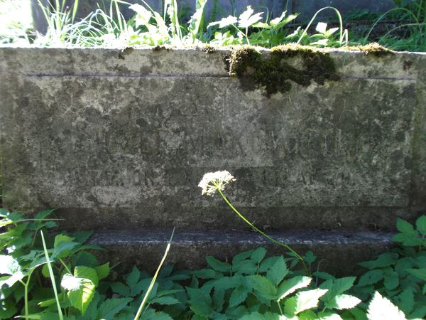 Inskrypcja z nagrobka Józefa Makowieckiego, cmentarz Na Rossie w Wilnie, stan z 2012 roku