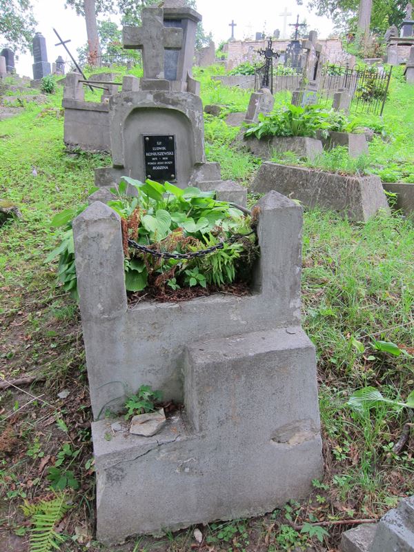 Nagrobek Ludwika Koniuszewskiego, cmentarz na Rossie w Wilnie, stan z 2013 r.