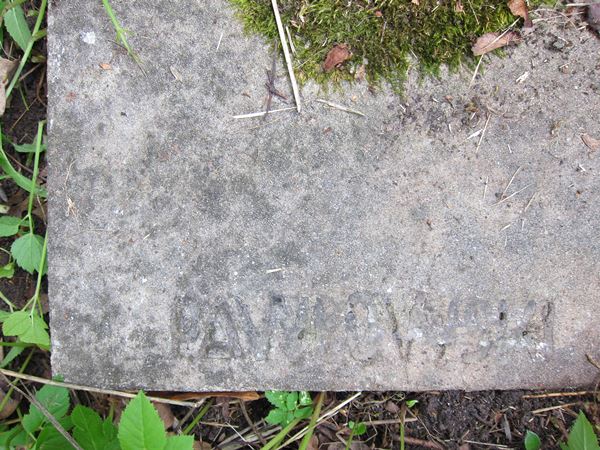 Sygnatura na nagrobku Antoniny Rodziewiczowej, cmentarz na Rossie w Wilnie, stan z 2013 r.