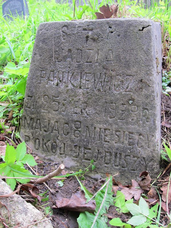 Inscription from the gravestone of Jadzia Pankiewicz, Ross cemetery in Vilnius, as of 2013.