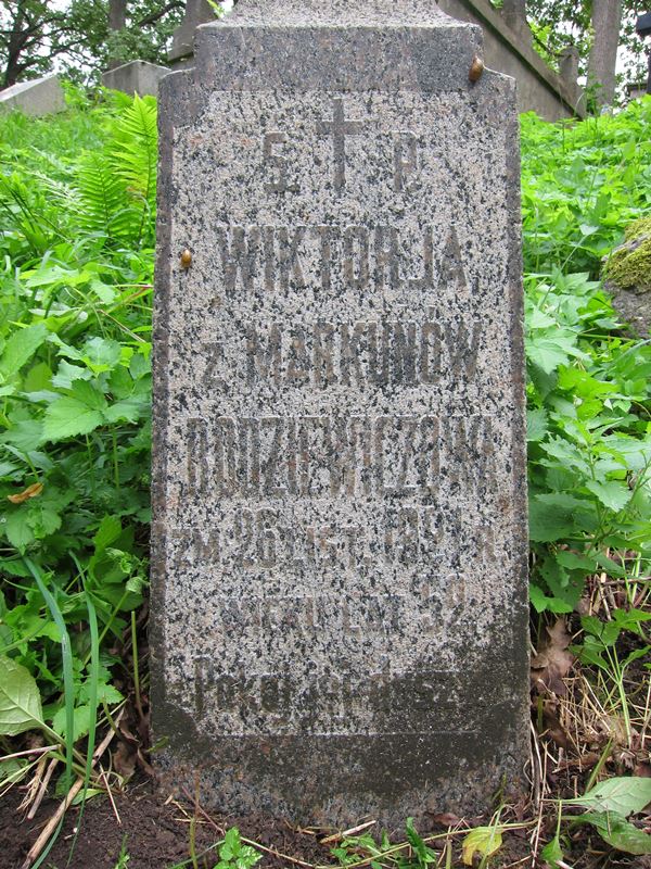 Inscription from the gravestone of Wiktoria Rodziewiczowa, Ross cemetery in Vilnius, as of 2013.