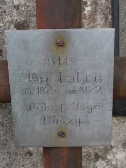 Inscription of the tomb of Emilia Jodelis, Jan and Viktoria Labutia, Na Rossie cemetery in Vilnius, as of 2013