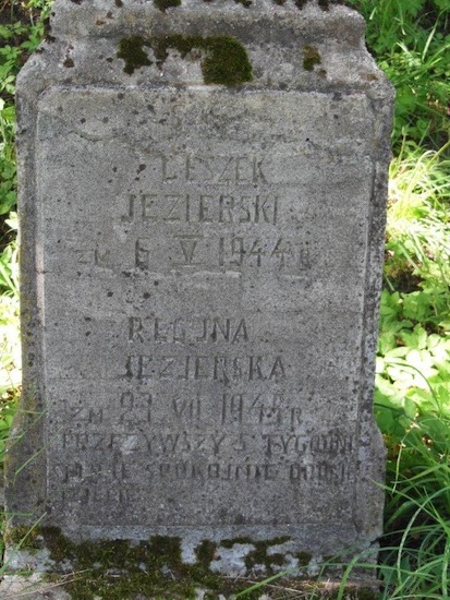 Inskrypcja nagrobka Leszka i Reginy Jezierskich, cmentarz Na Rossie w Wilnie, stan z 2013