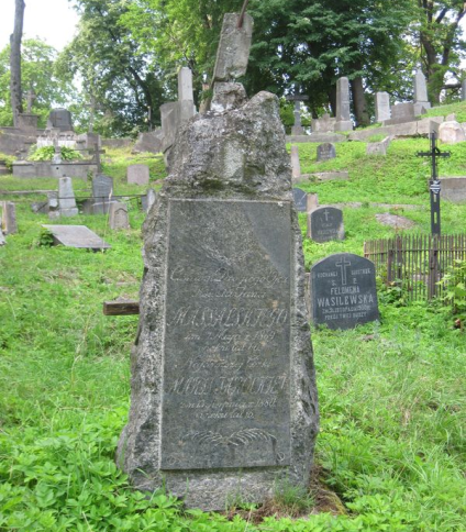 Nagrobek Emilii i Marii Jarockich oraz Jana Massalskiego, cmentarz na Rossie w Wilnie, stan na 2013 r.