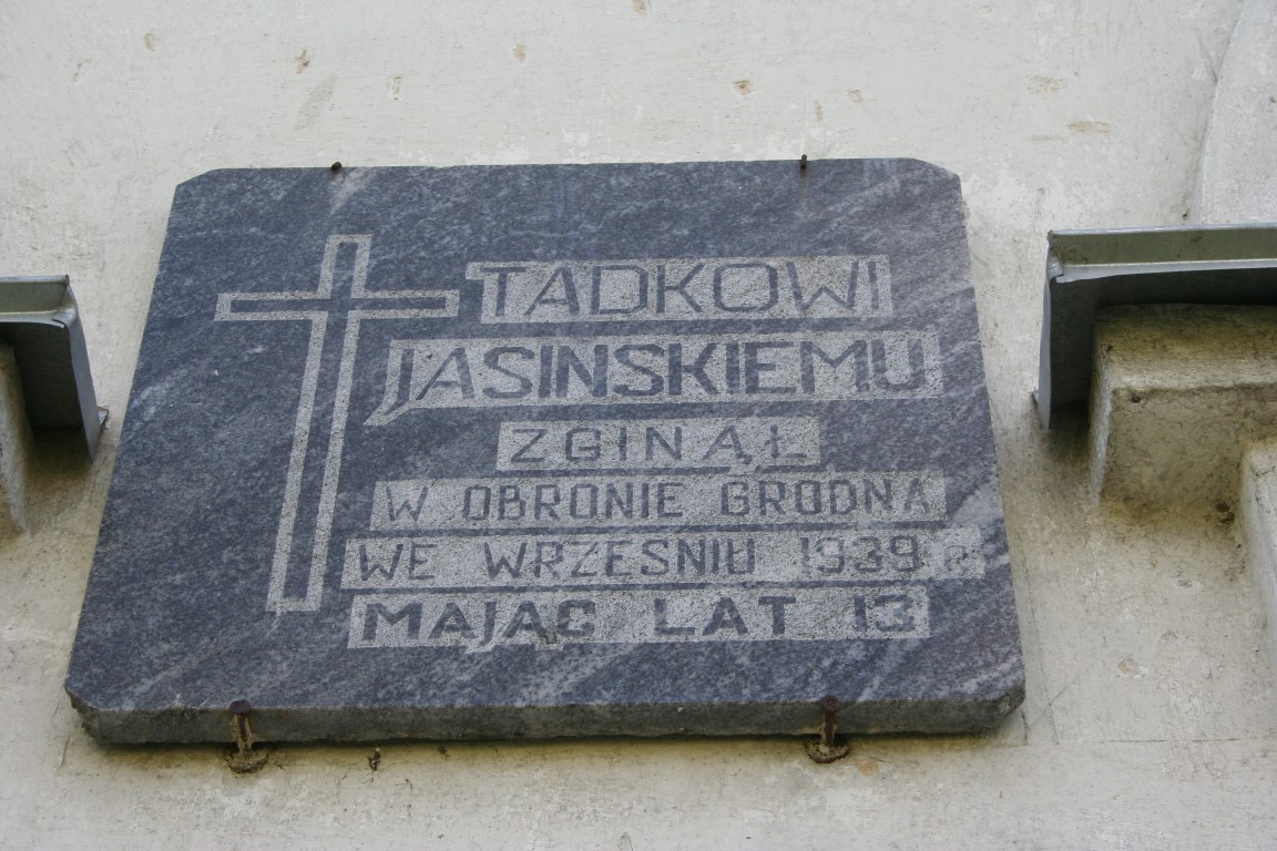 Tomb of the civilian defender of Grodno in September 1939. - Tadeusz Jasiński at the parish cemetery