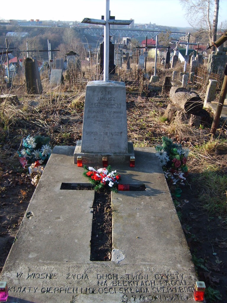 Grave of a civilian defender of Grodno in September 1939. - Janusz Budzanowski in the parish cemetery