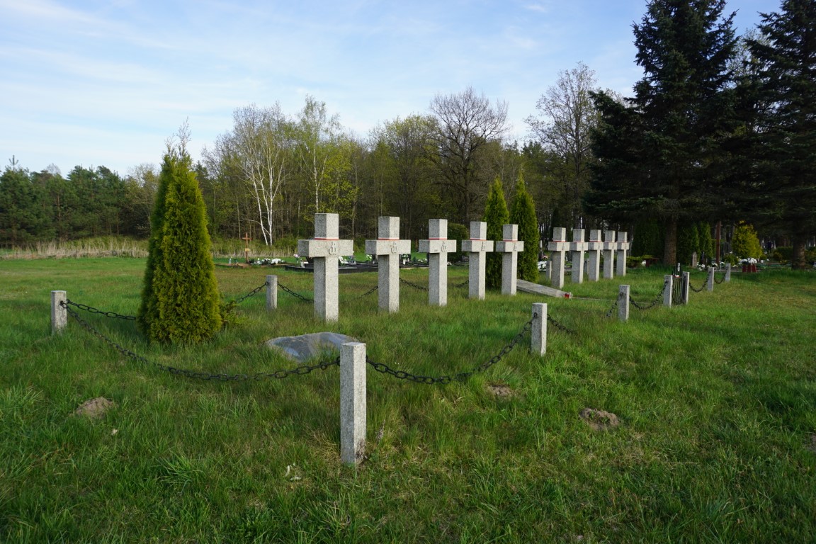 Kwatera żołnierzy Armii Krajowej ekshumowanych z grobów z okolic Dubicz