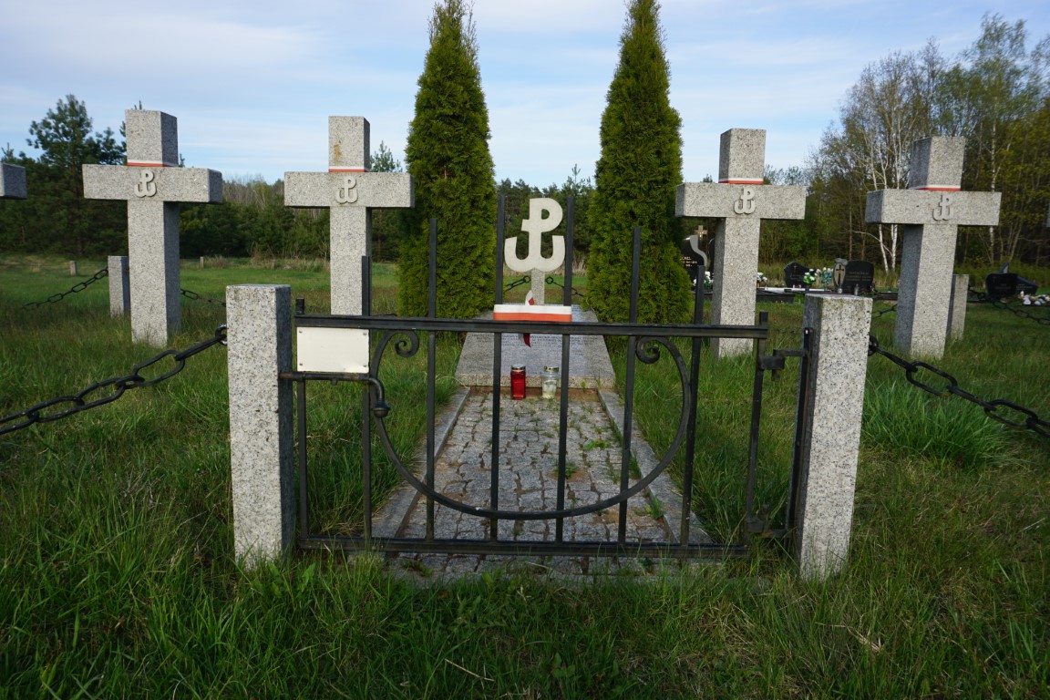 Kwatera żołnierzy Armii Krajowej ekshumowanych z grobów z okolic Dubicz