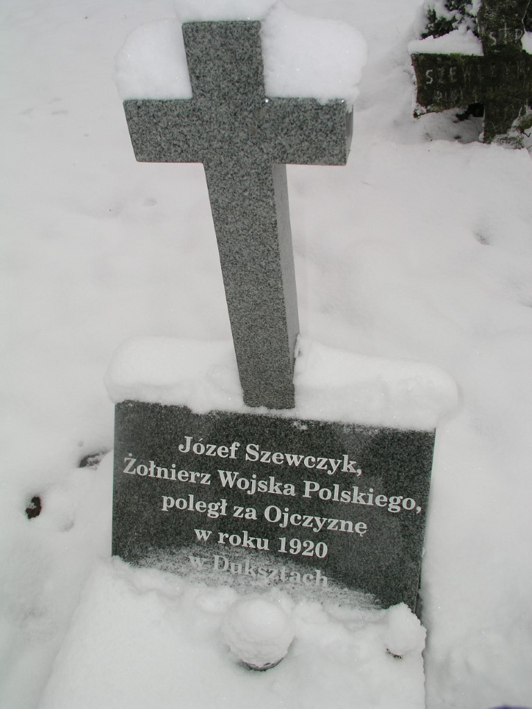 Kwatera żołnierzy polskich, poległych w latach 1919-1920, pochowanych na cmentarzu obok cerkwi