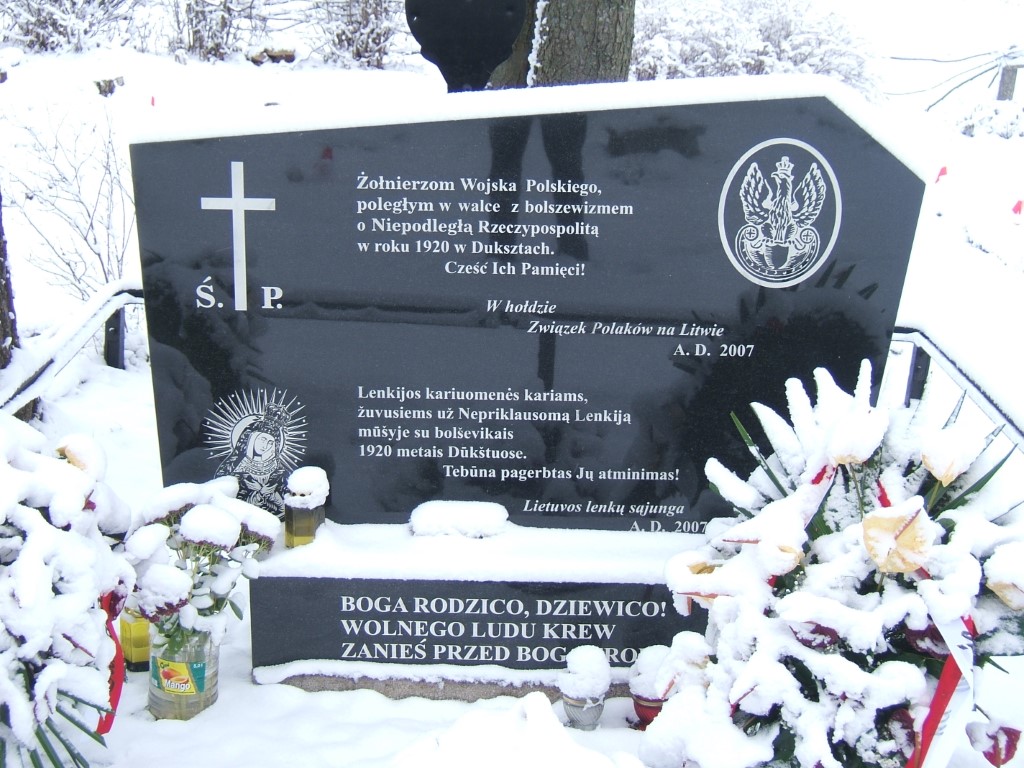 Quaternity of Polish soldiers, killed in 1919-1920, buried in the cemetery next to the church