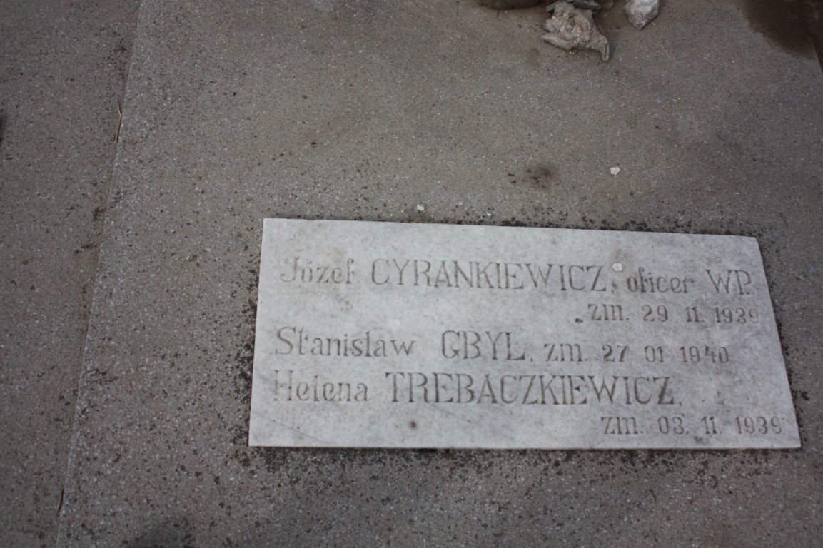 Groby polskich uchodźców z 1939 r. na lokalnym cmentarzu