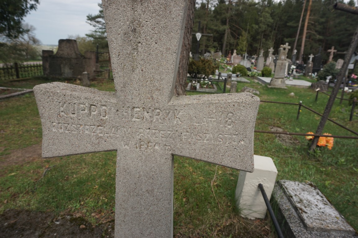 Henryk Kupo-Balicki, Groby żołnierzy Armii Krajowej przy kwaterze legionistów z 1920 r.