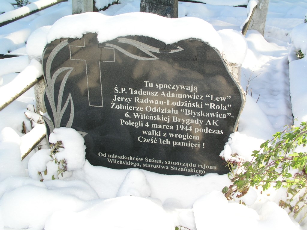 Tadeusz Adamowicz, Groby żołnierzy Armii Krajowej