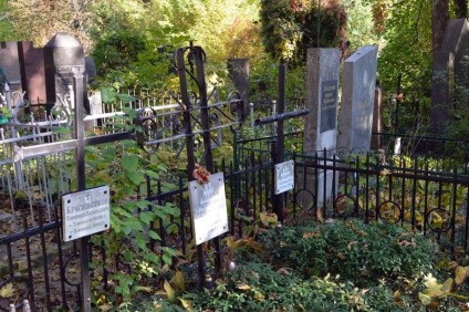 Nagrobek Michała Malinowskiego  z rodziną