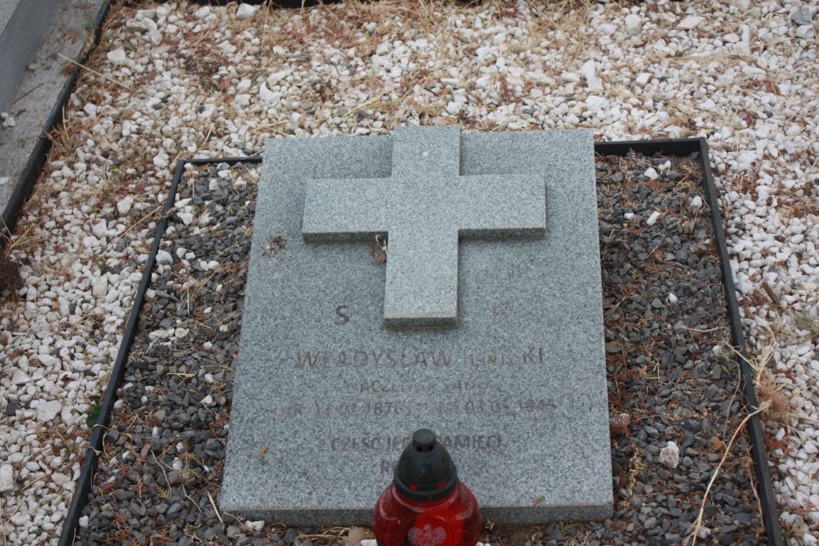 Władysław Ilnicki, Kwatera grobów polskich uchodźców z 1939 r. na miejscowym cmentarzu katolickim