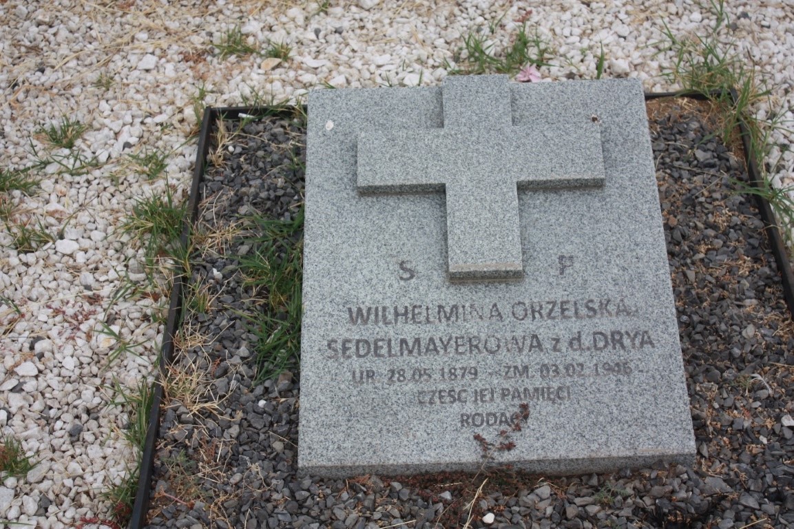 Wilhelmina Sedelmeyerowa , Kwatera grobów polskich uchodźców z 1939 r. na miejscowym cmentarzu katolickim